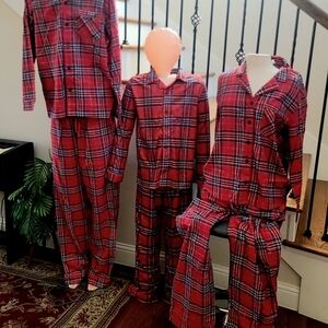 Kids Size XL(14) Holiday Sleepwear Set (2 pieces).